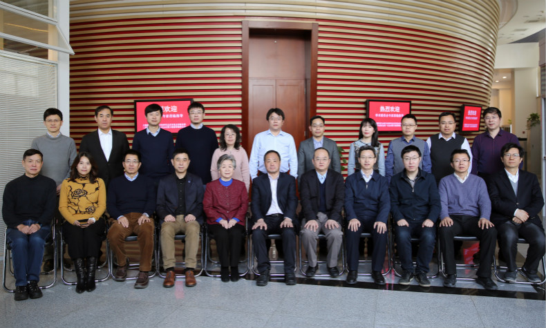 实验室年会合影_WPS图片 裁之后_meitu_1.jpg